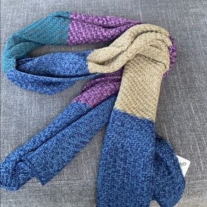 Knit scarf